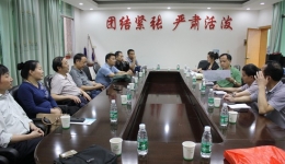 學院領導對臨床教學部進行考察