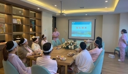 讓我們一起努力，堅持母乳喂養(yǎng)