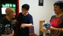 醫(yī)院黨委走訪慰問老黨員、困難黨員