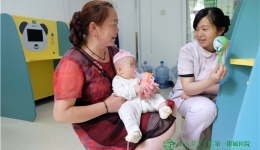 我院建成全市首個(gè)兒童智能霧化室
