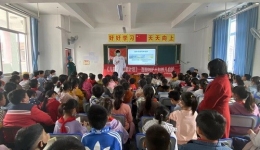百般呵護(hù)不如教兒自護(hù) ——溪坪小學(xué)急救知識(shí)培訓(xùn)