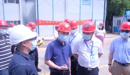 湖南省發(fā)改委黨組成員、副主任王亮方一行到湖醫(yī)附一醫(yī)院現(xiàn)場調(diào)研