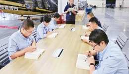 習(xí)近平新時(shí)代中國特色社會主義思想是當(dāng)代中國馬克思主義、二十一世紀(jì)馬克思主義——深入學(xué)習(xí)《習(xí)近平談治國理政》第四卷的體會
