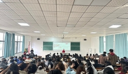 護(hù)航青春健康，防“艾”不防“愛”