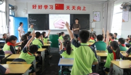 中醫(yī)小課堂進(jìn)校園：以傳統(tǒng)醫(yī)學(xué)為紐帶，傳承國粹文化